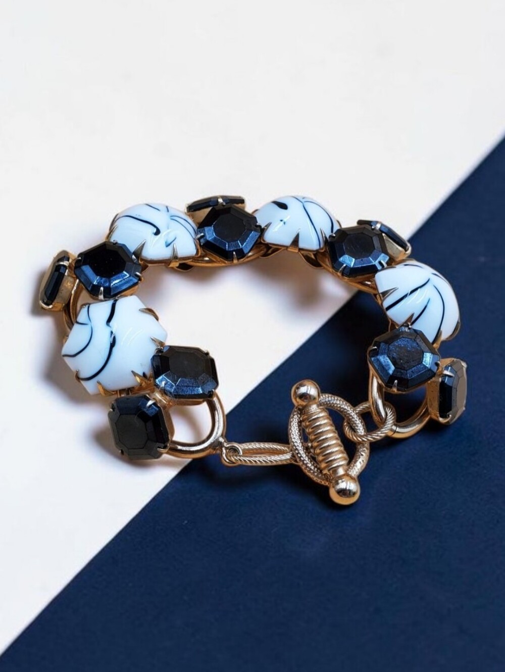 🌟 Vintage White And Navy Glass Stones 5 Link Bracelet